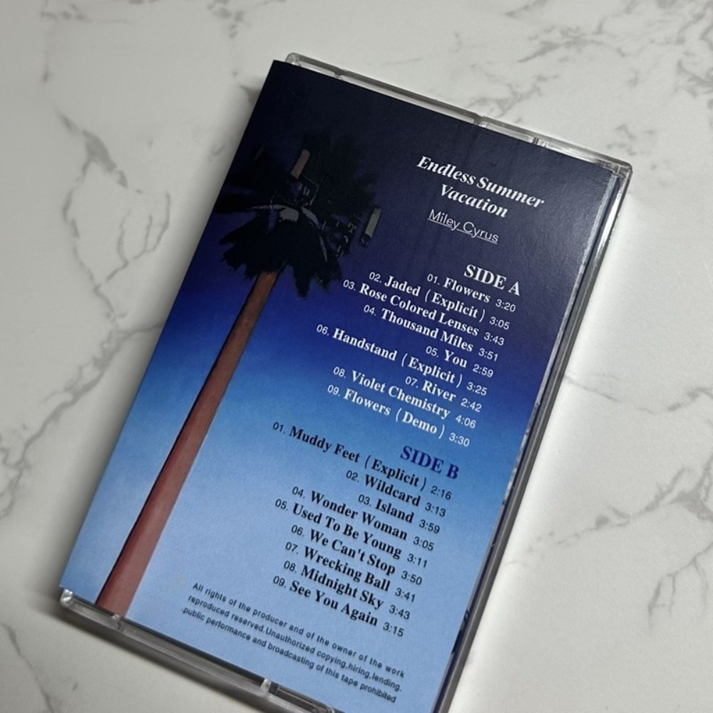 Miley Cyrus Cassette Tape | En - Audio With Music recension och pris