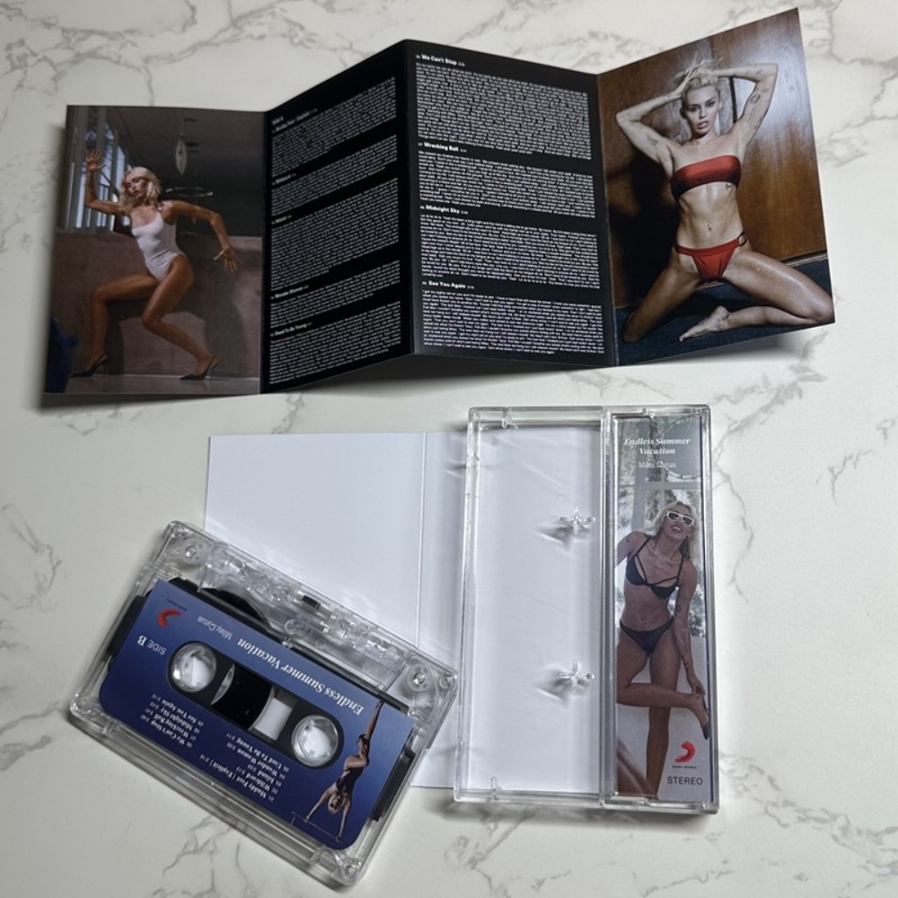 Miley Cyrus Cassette Tape | En - Audio With Music recension och pris
